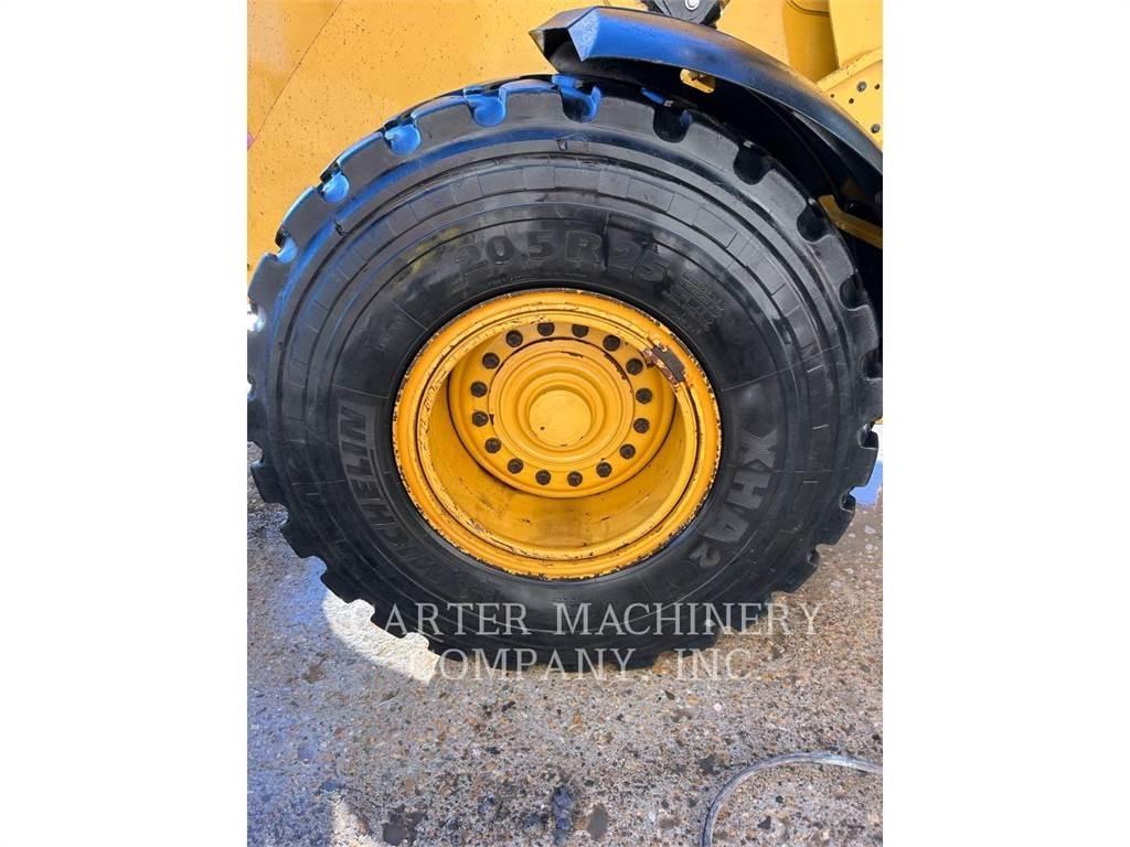 CAT 938M Naudoti ratiniai krautuvai