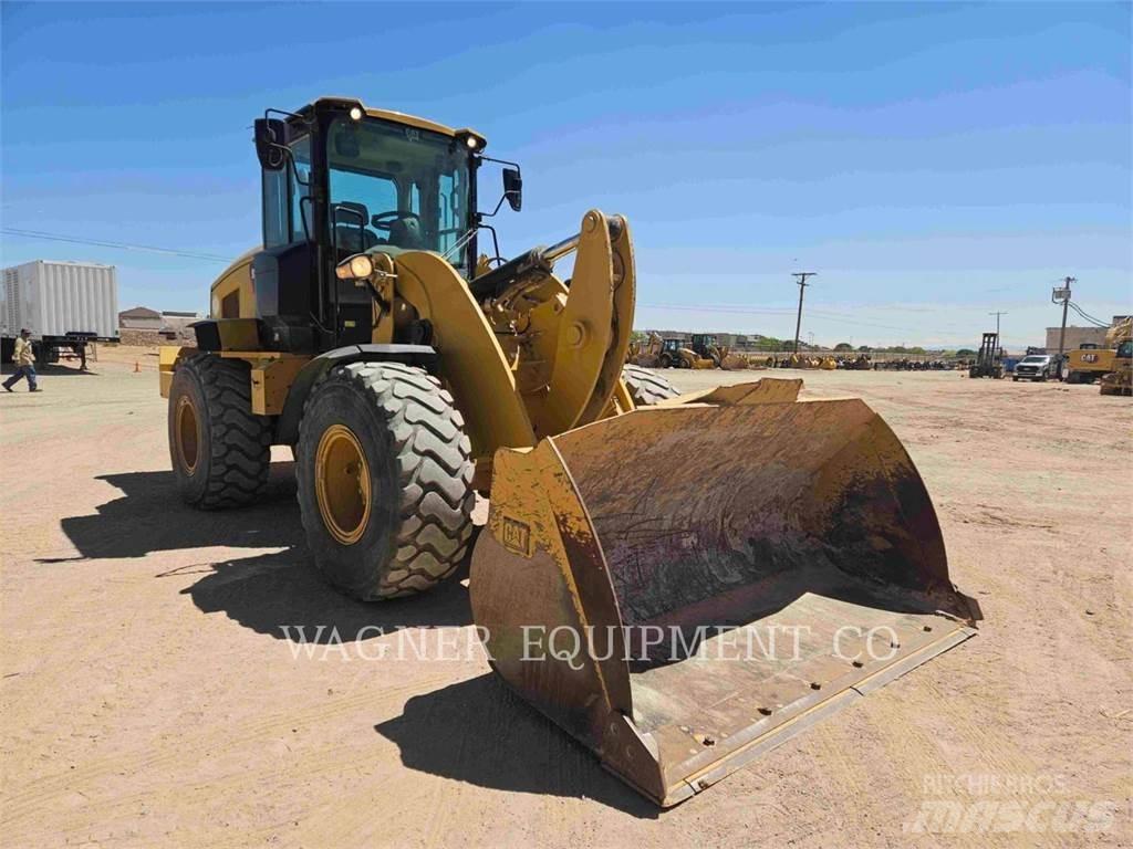 CAT 938M Naudoti ratiniai krautuvai
