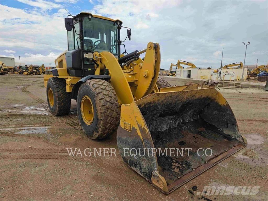 CAT 938M Naudoti ratiniai krautuvai