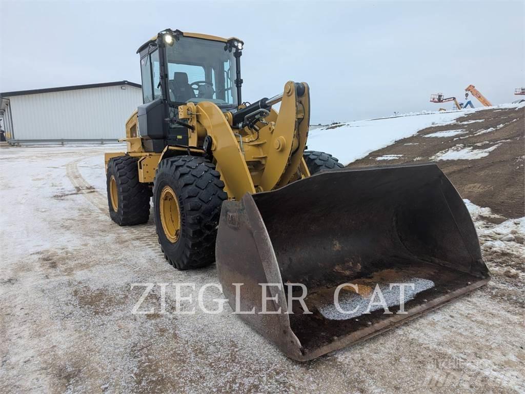 CAT 938M Naudoti ratiniai krautuvai