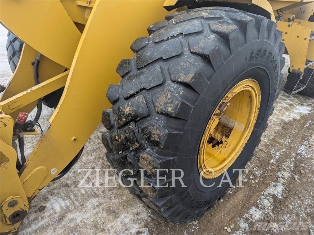 CAT 938M Naudoti ratiniai krautuvai