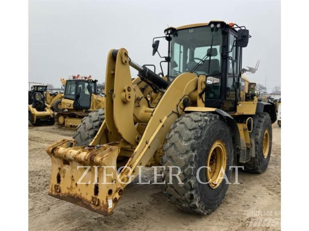 CAT 938M Naudoti ratiniai krautuvai