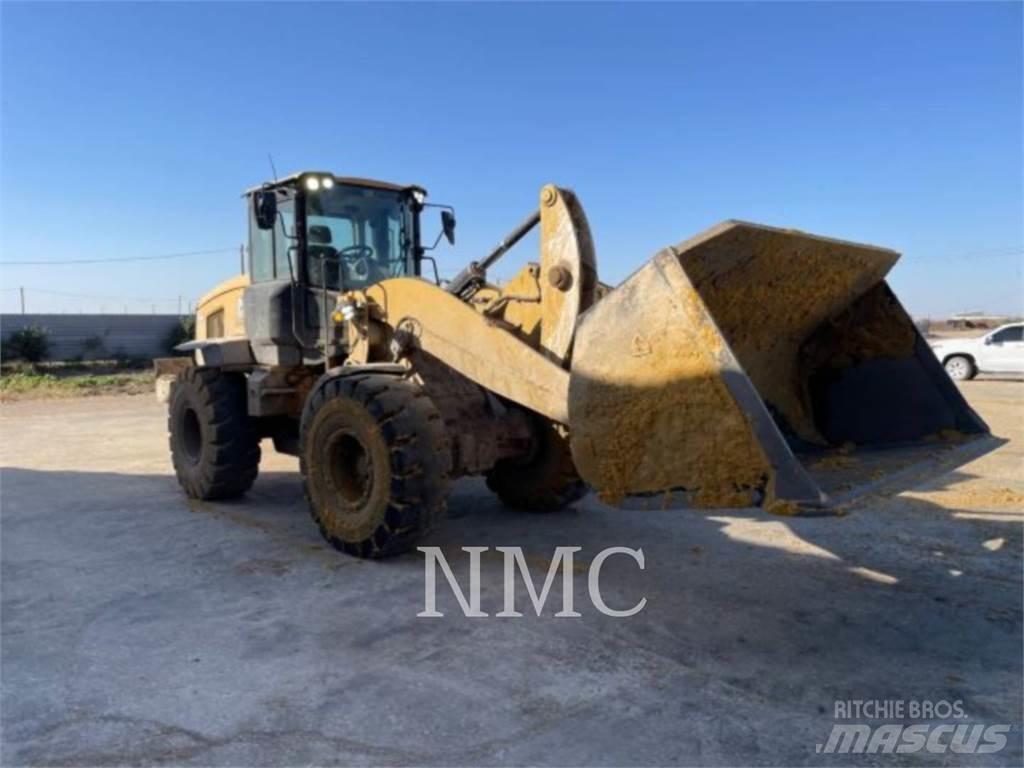 CAT 938M Naudoti ratiniai krautuvai