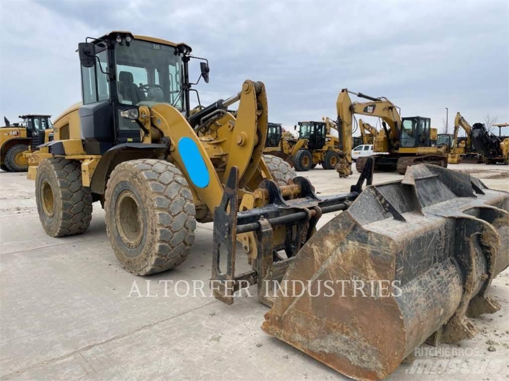 CAT 938M Naudoti ratiniai krautuvai