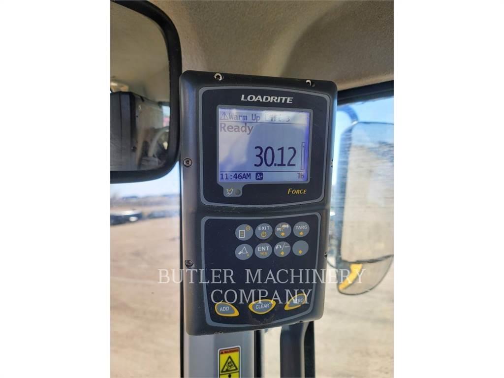 CAT 938M Naudoti ratiniai krautuvai