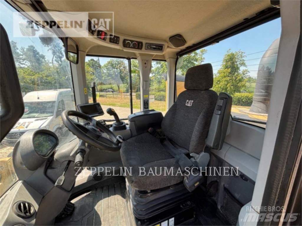 CAT 938M Naudoti ratiniai krautuvai