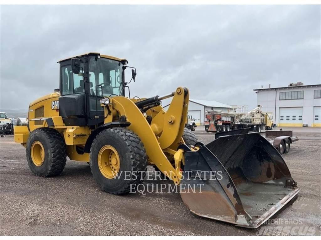 CAT 938M Naudoti ratiniai krautuvai