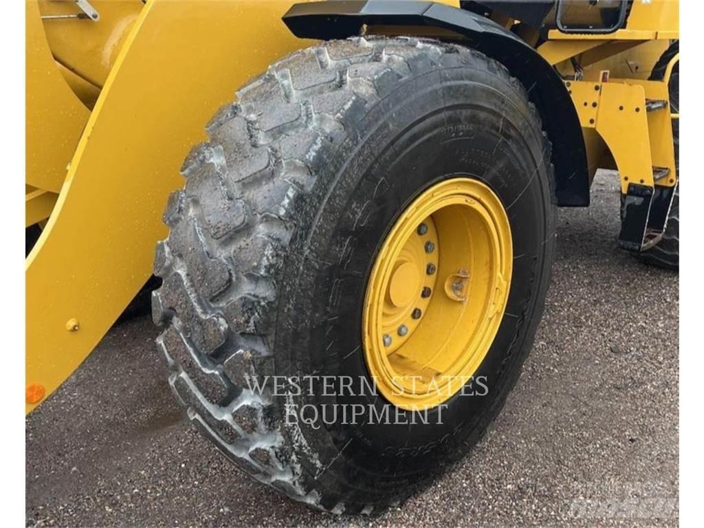 CAT 938M Naudoti ratiniai krautuvai