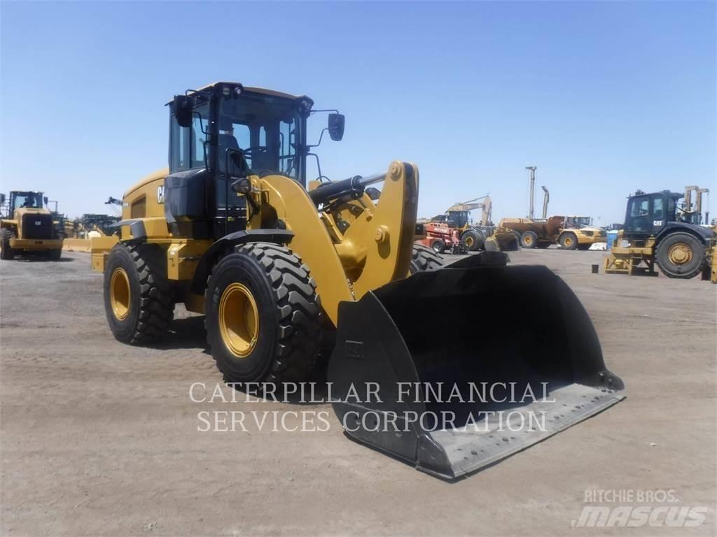 CAT 938M Naudoti ratiniai krautuvai
