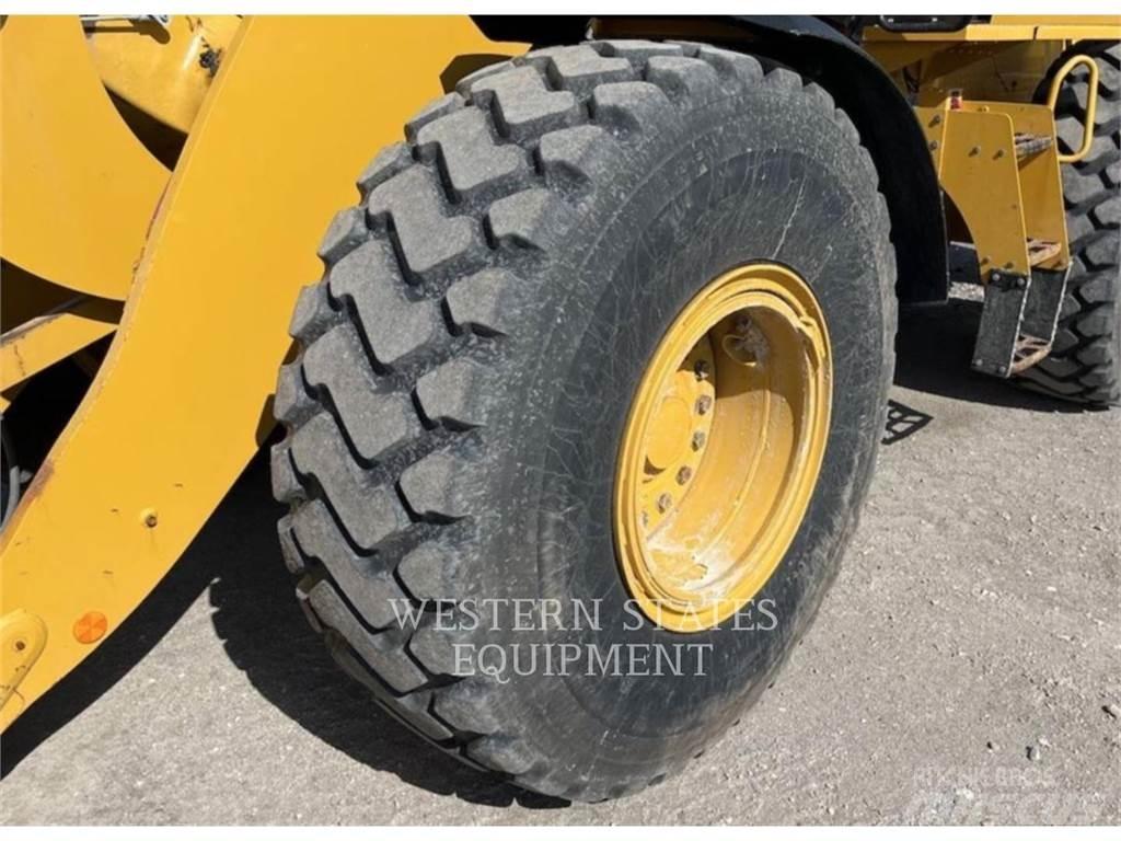 CAT 938M Naudoti ratiniai krautuvai
