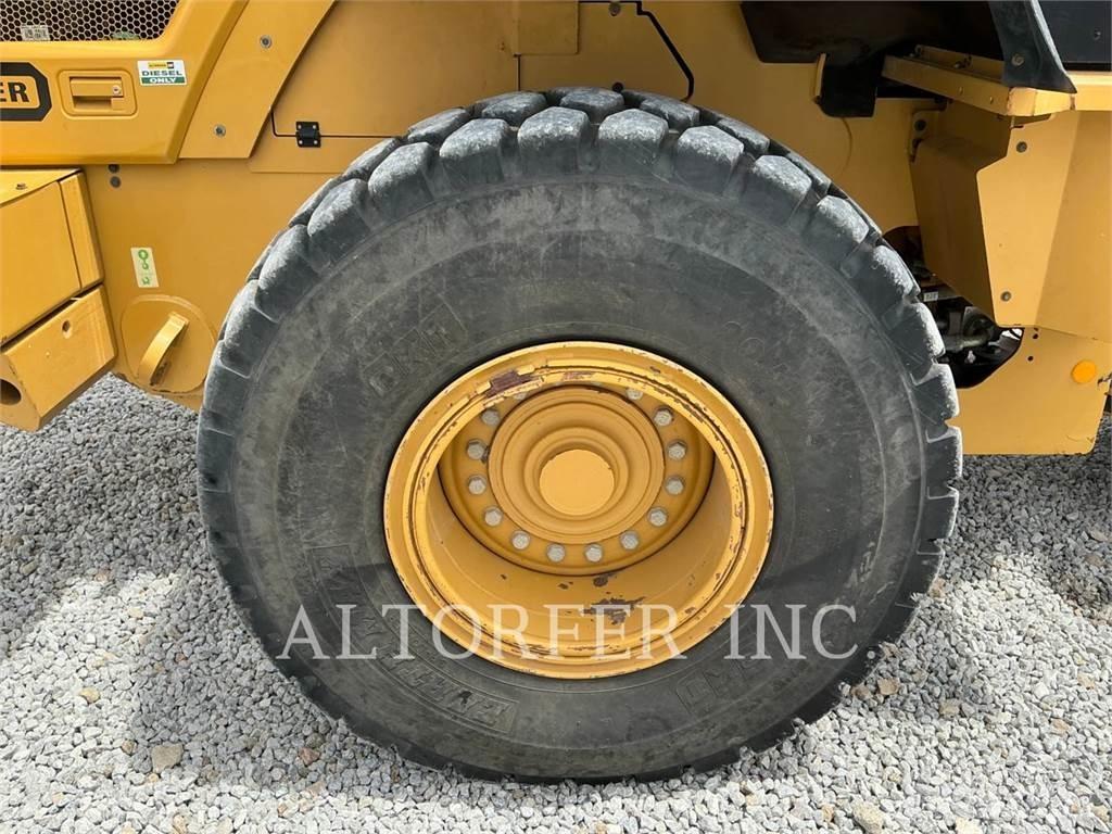 CAT 938M Naudoti ratiniai krautuvai