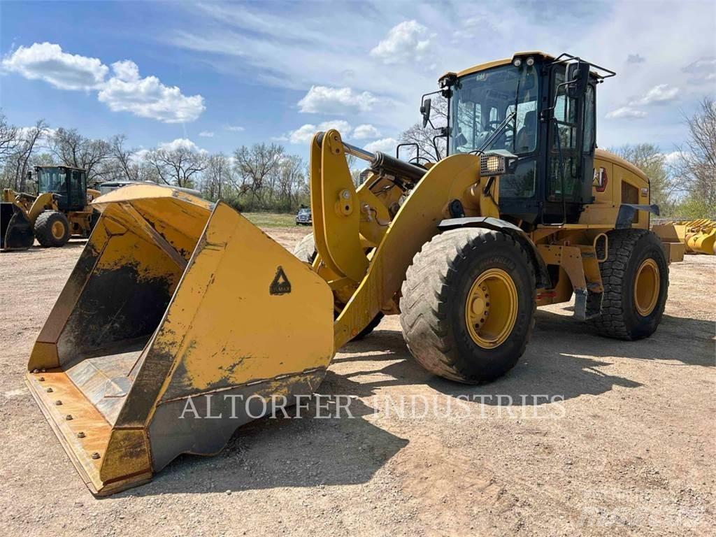 CAT 938M Naudoti ratiniai krautuvai