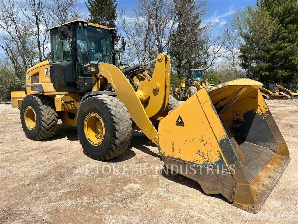 CAT 938M Naudoti ratiniai krautuvai