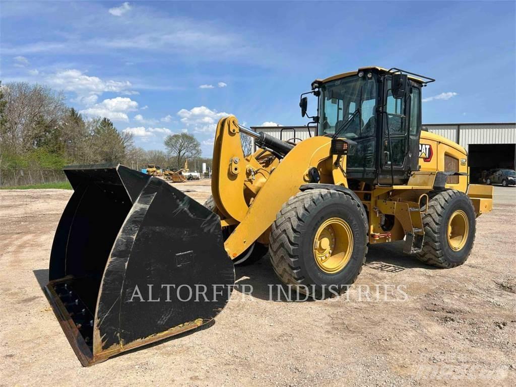 CAT 938M Naudoti ratiniai krautuvai