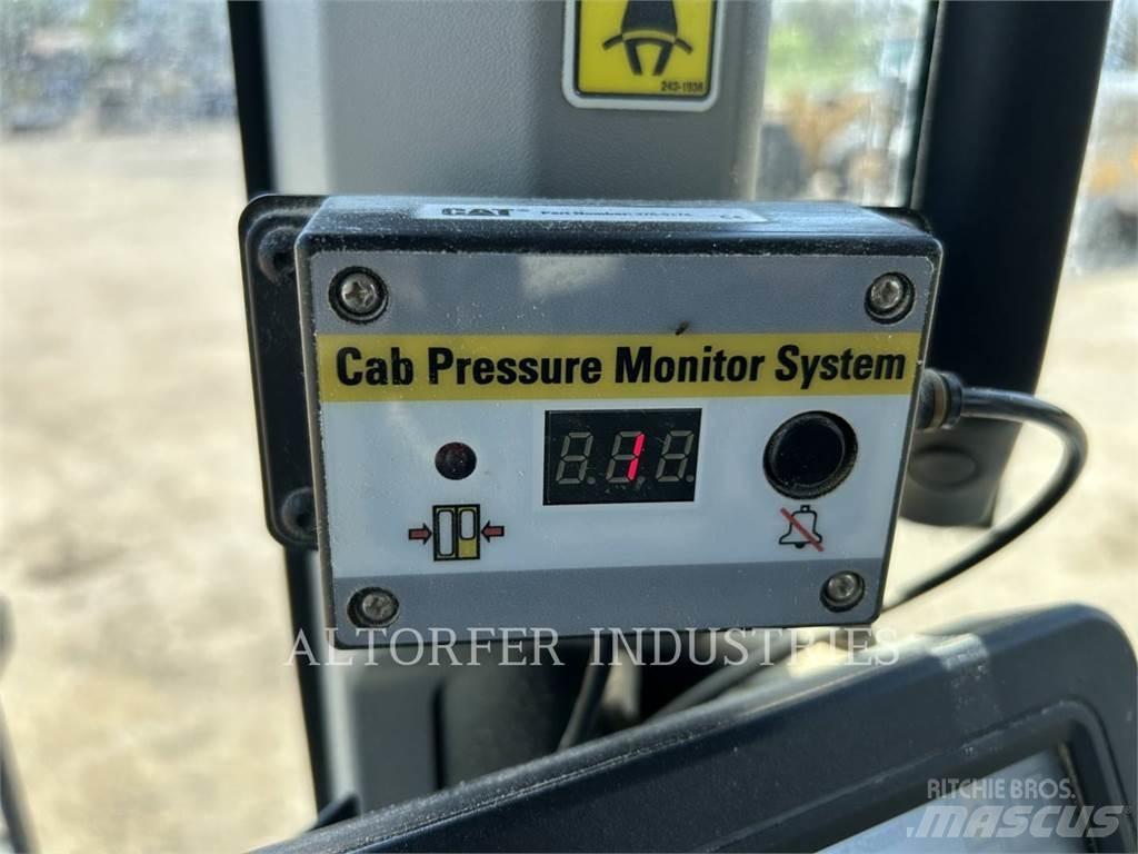 CAT 938M Naudoti ratiniai krautuvai