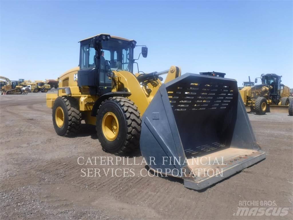 CAT 938M Naudoti ratiniai krautuvai