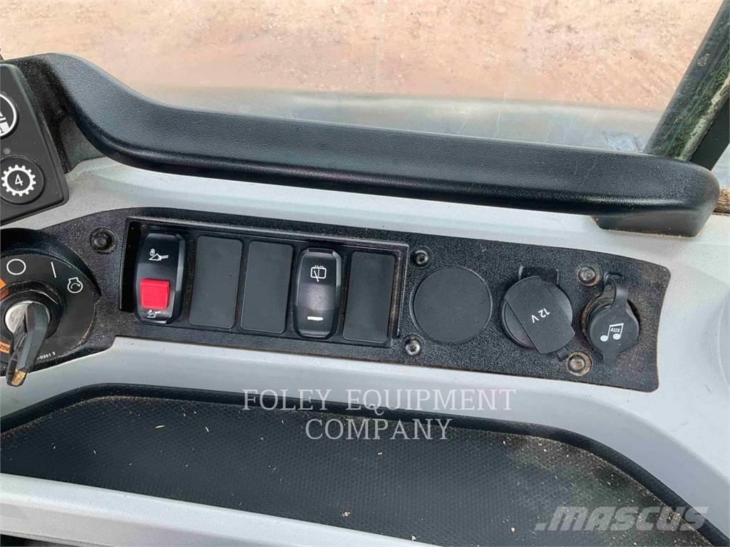CAT 938M Naudoti ratiniai krautuvai