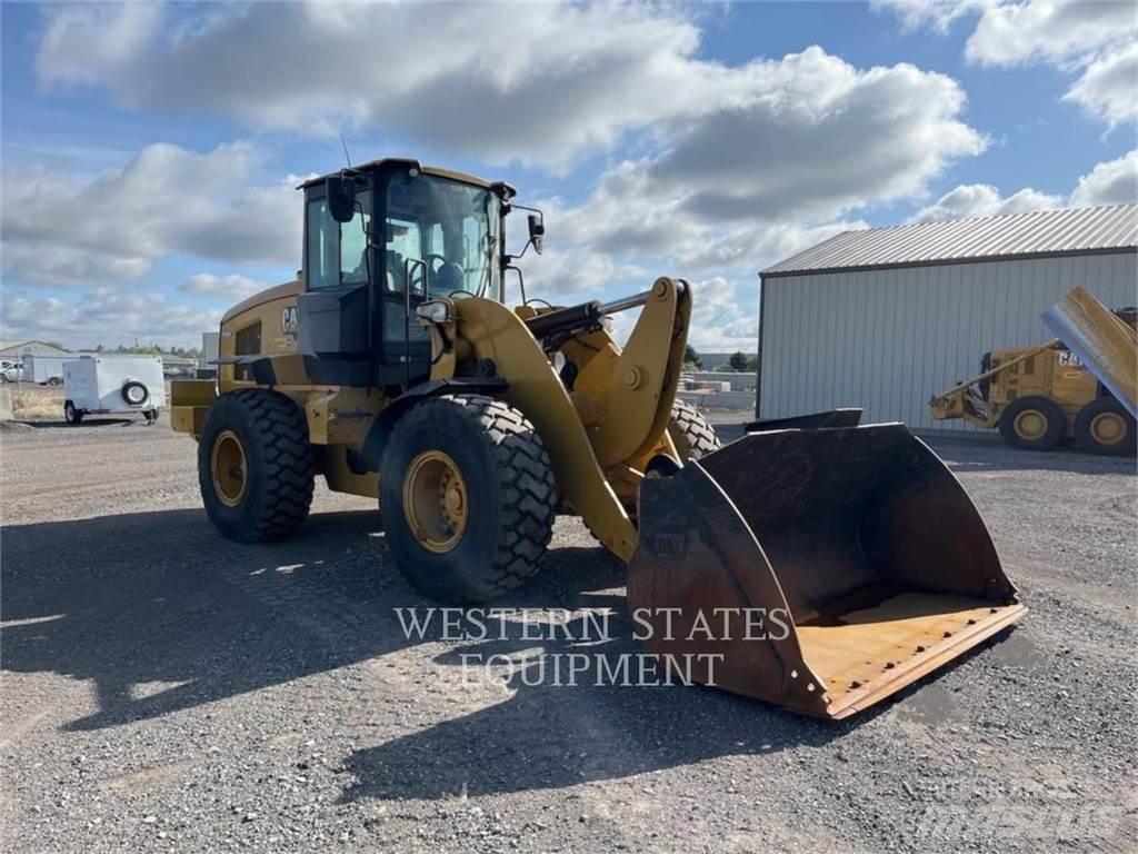 CAT 938M Naudoti ratiniai krautuvai