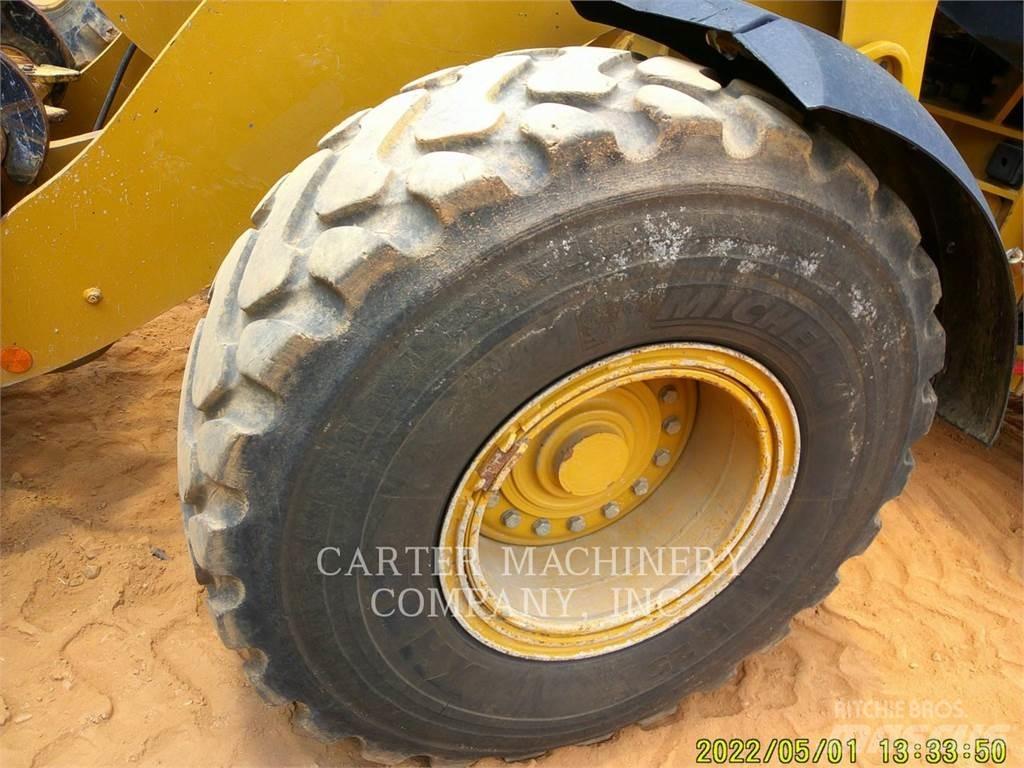 CAT 938M Naudoti ratiniai krautuvai