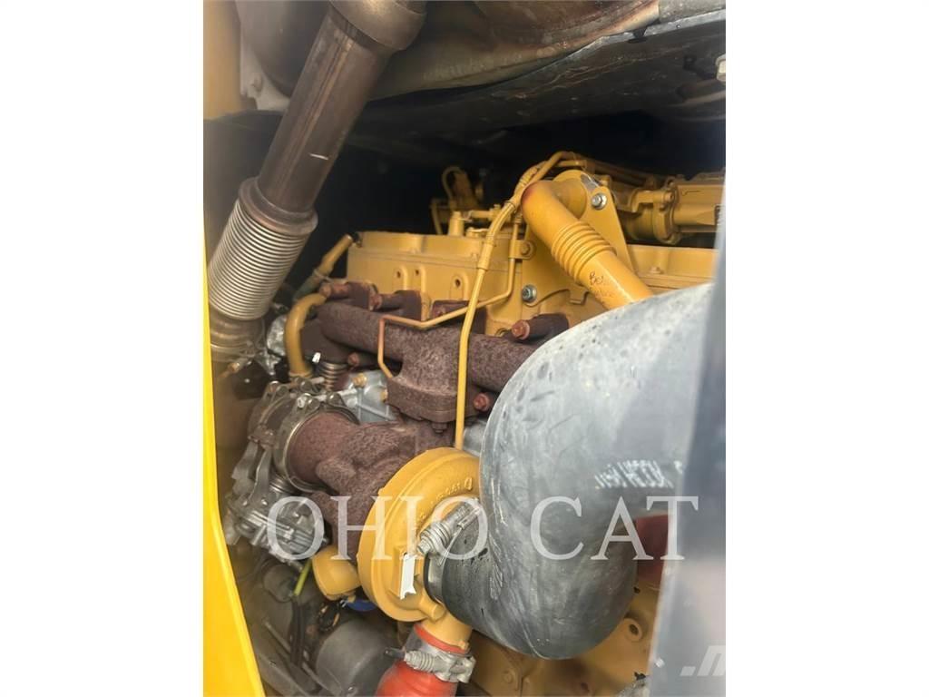 CAT 938M Naudoti ratiniai krautuvai