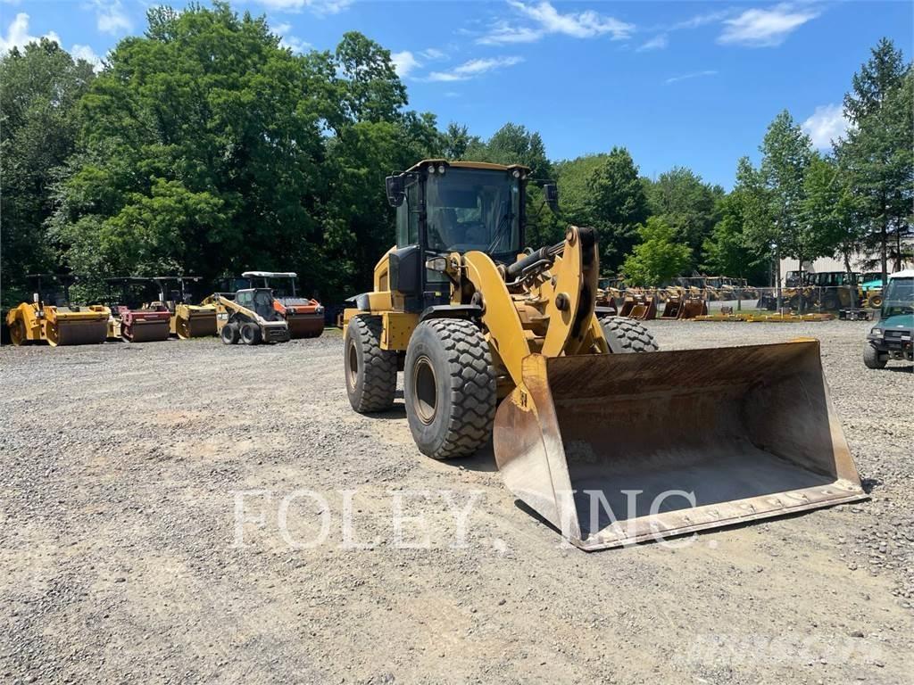 CAT 938M Naudoti ratiniai krautuvai