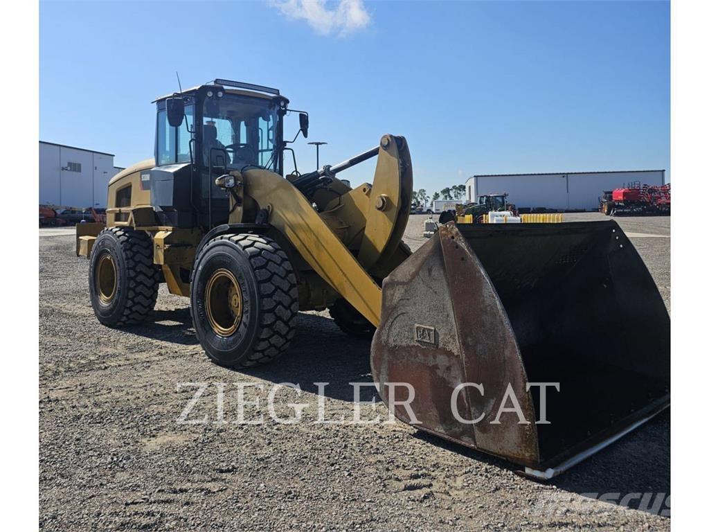 CAT 938M Naudoti ratiniai krautuvai