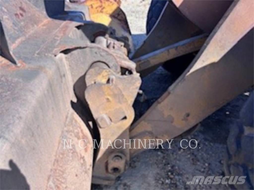 CAT 938M Naudoti ratiniai krautuvai