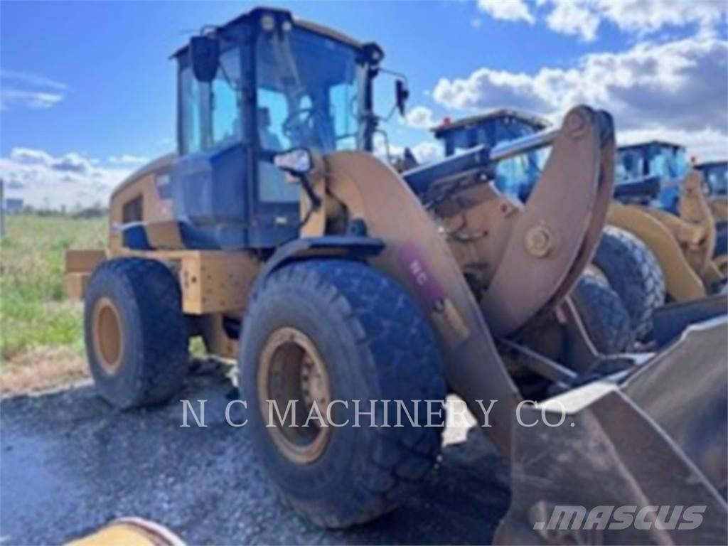 CAT 938M Naudoti ratiniai krautuvai