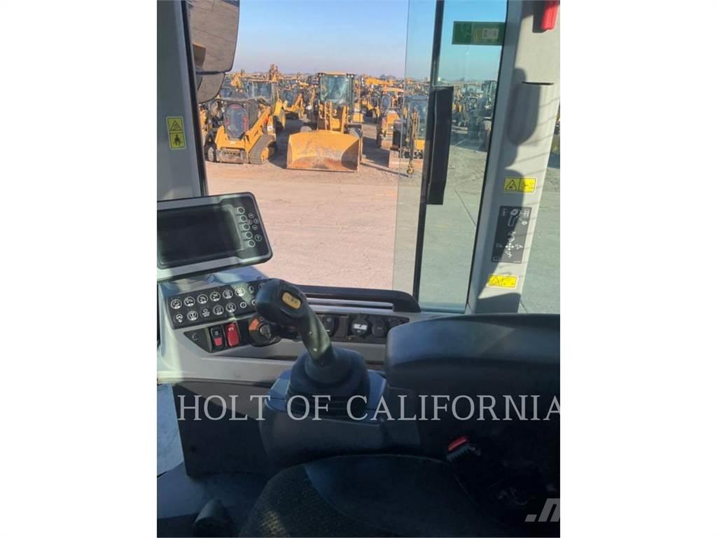 CAT 938M Naudoti ratiniai krautuvai