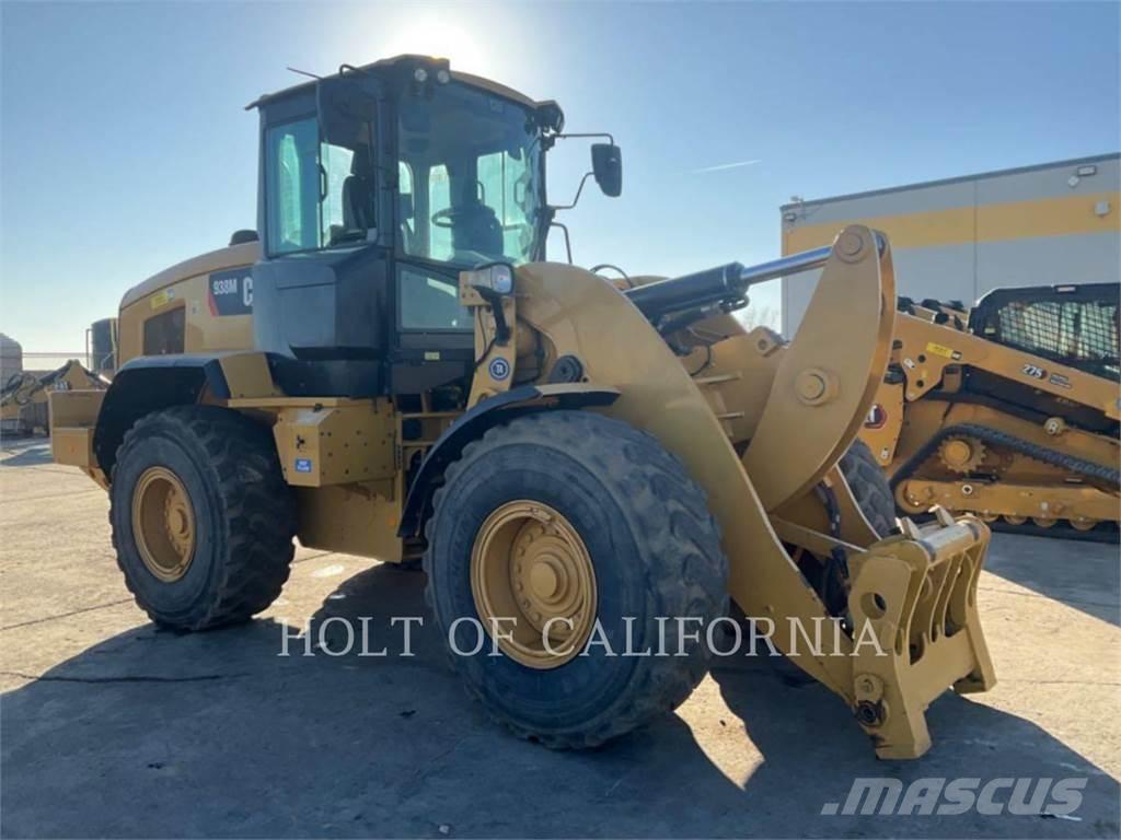 CAT 938M Naudoti ratiniai krautuvai