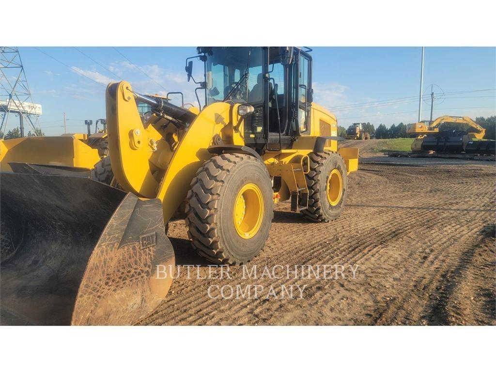 CAT 938M Naudoti ratiniai krautuvai
