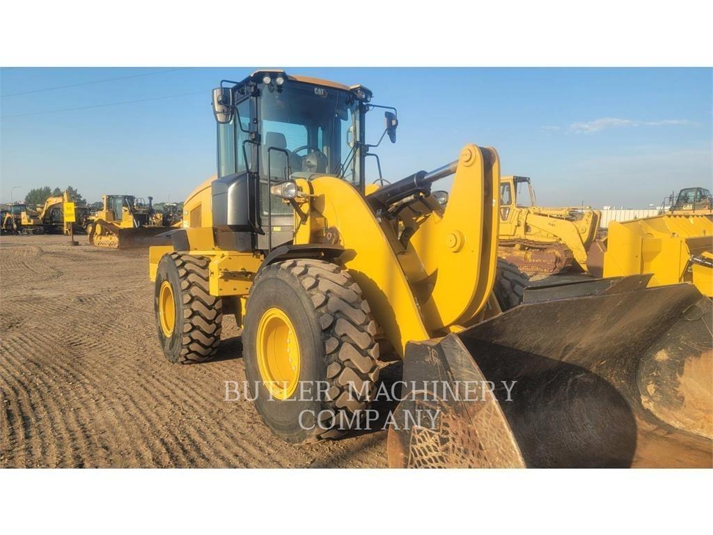 CAT 938M Naudoti ratiniai krautuvai