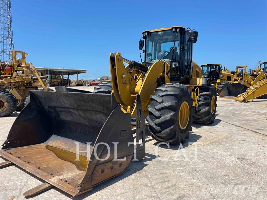 CAT 938M Naudoti ratiniai krautuvai