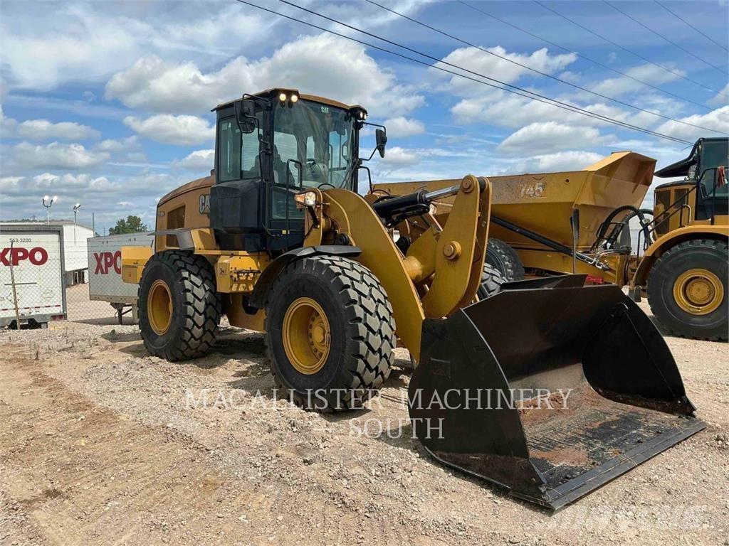 CAT 938M Naudoti ratiniai krautuvai