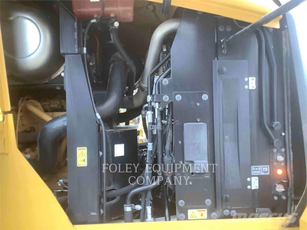 CAT 938M Naudoti ratiniai krautuvai