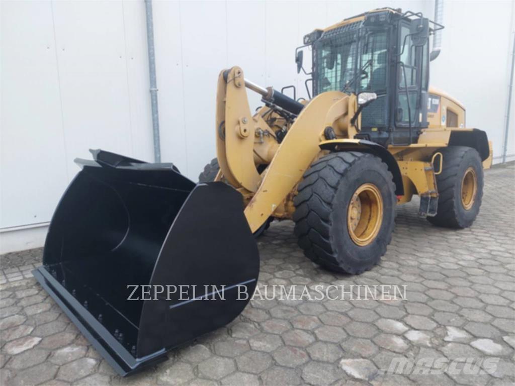 CAT 938M Naudoti ratiniai krautuvai