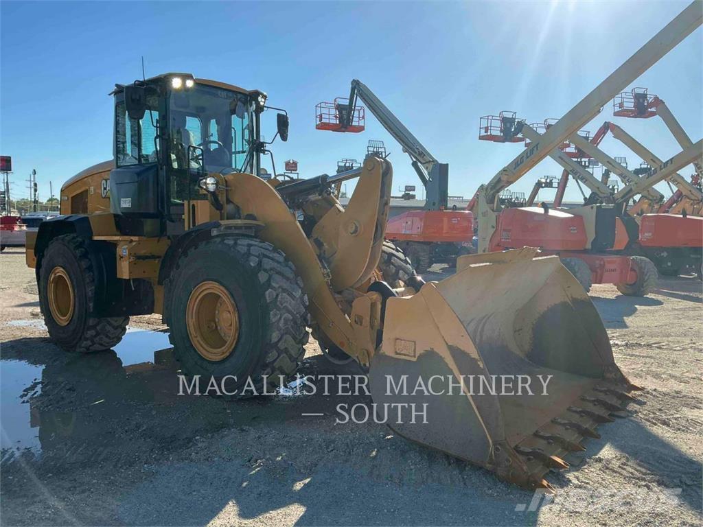 CAT 938M Naudoti ratiniai krautuvai