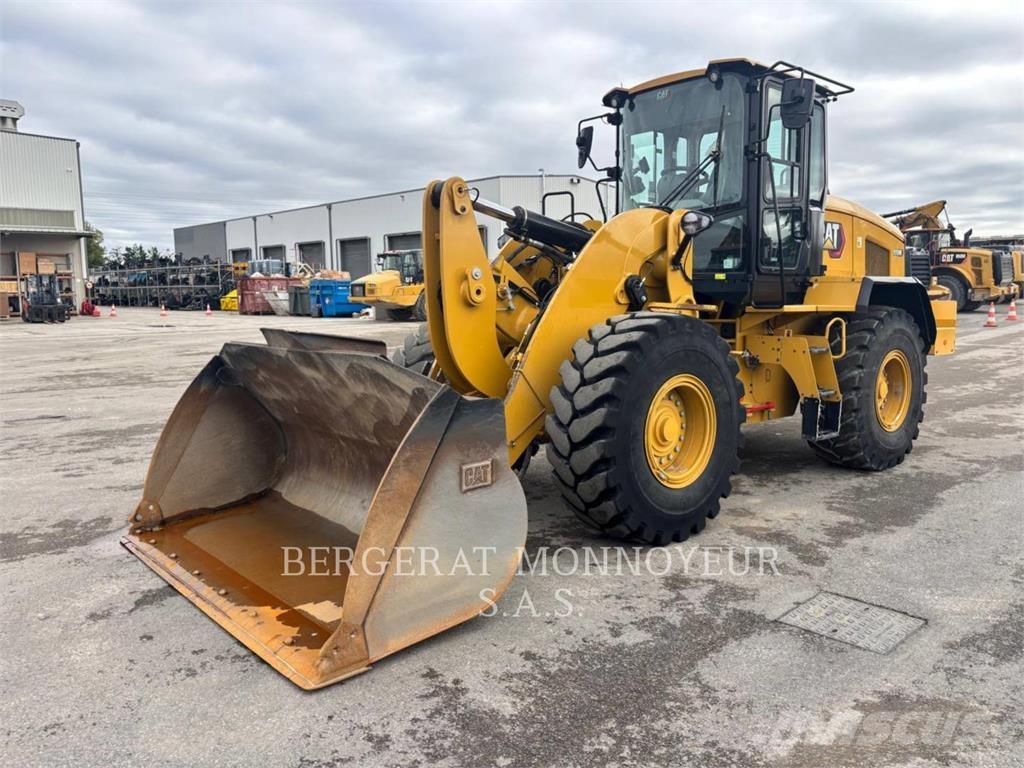 CAT 938M Naudoti ratiniai krautuvai