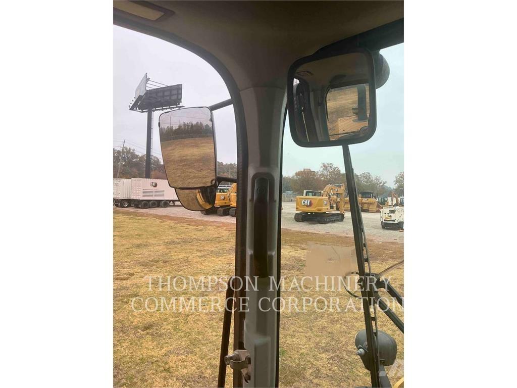 CAT 938M Naudoti ratiniai krautuvai