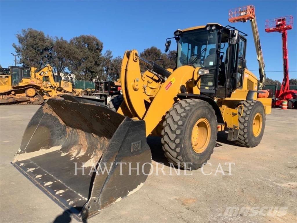 CAT 938M Naudoti ratiniai krautuvai