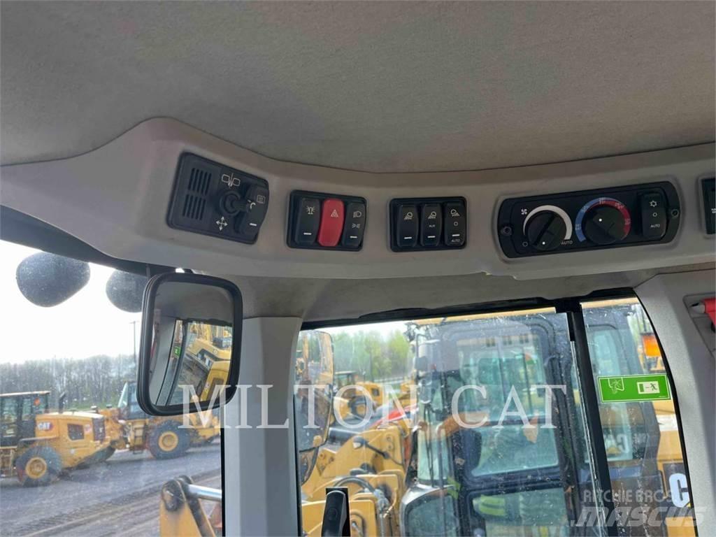 CAT 938M 2V Naudoti ratiniai krautuvai