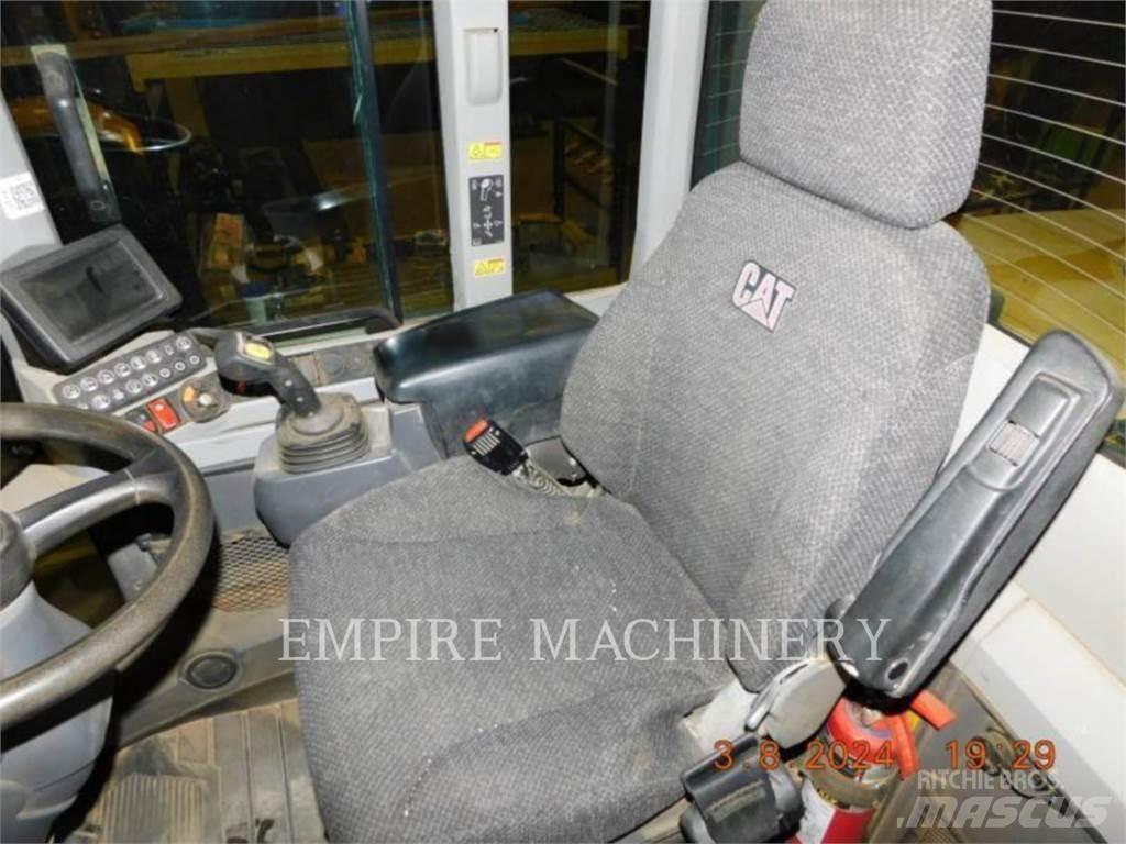 CAT 938M FC Naudoti ratiniai krautuvai