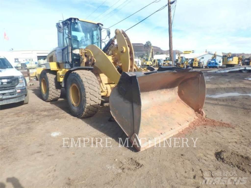 CAT 938M FC Naudoti ratiniai krautuvai