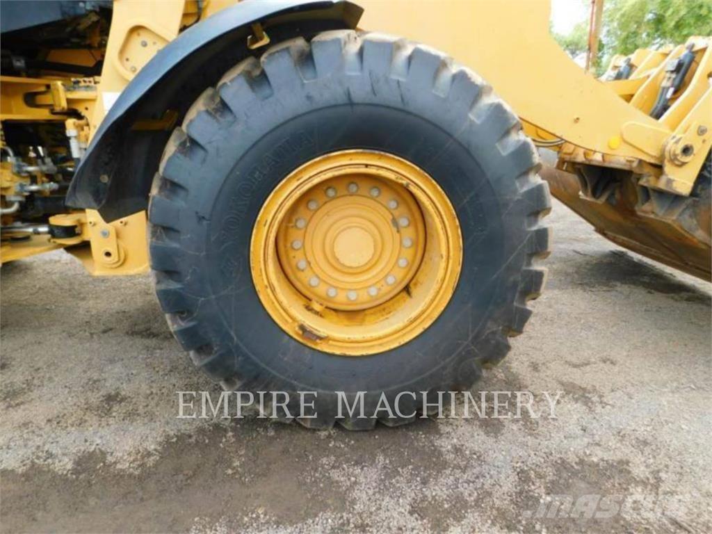 CAT 938M FC Naudoti ratiniai krautuvai