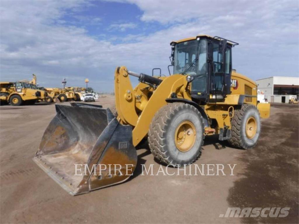 CAT 938M FC Naudoti ratiniai krautuvai