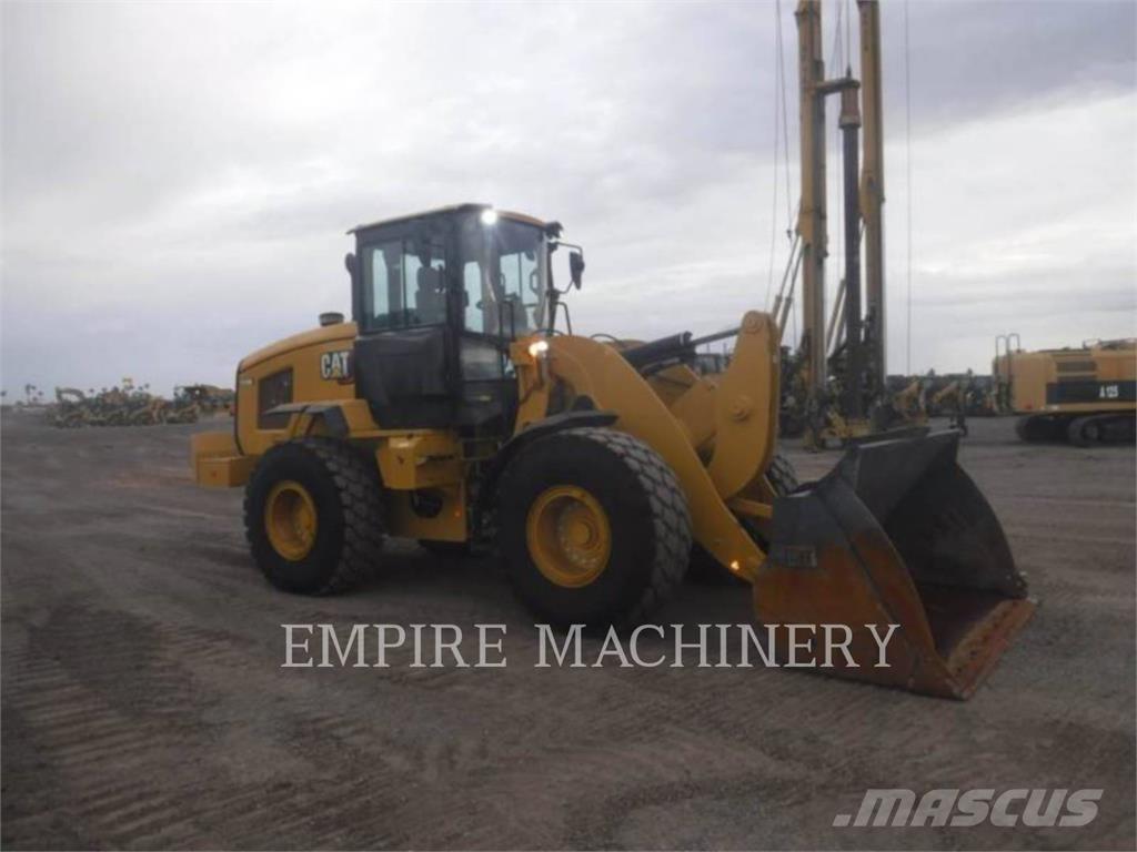 CAT 938M FC Naudoti ratiniai krautuvai