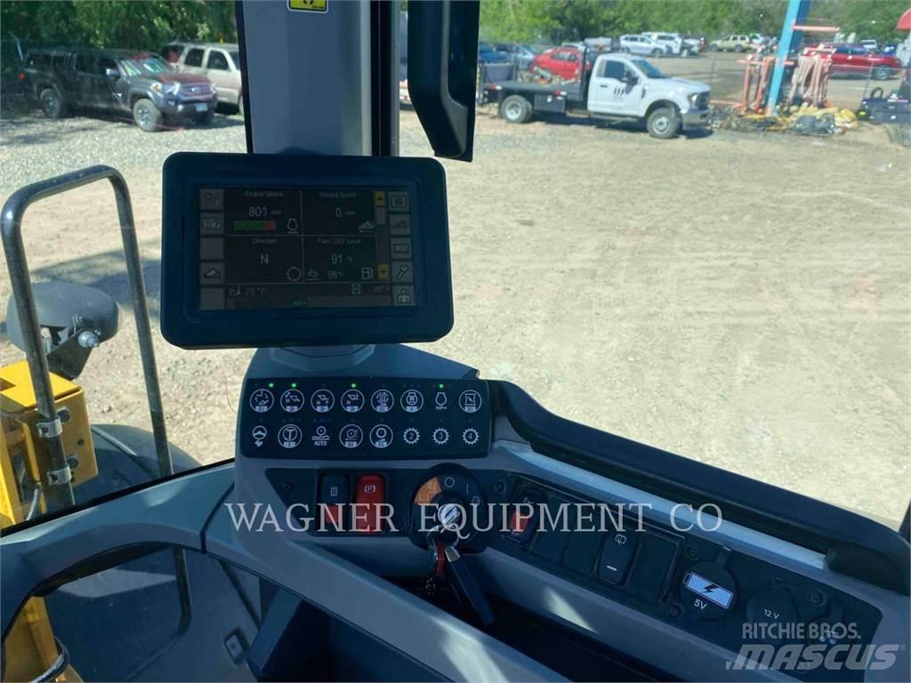 CAT 938M FC Naudoti ratiniai krautuvai