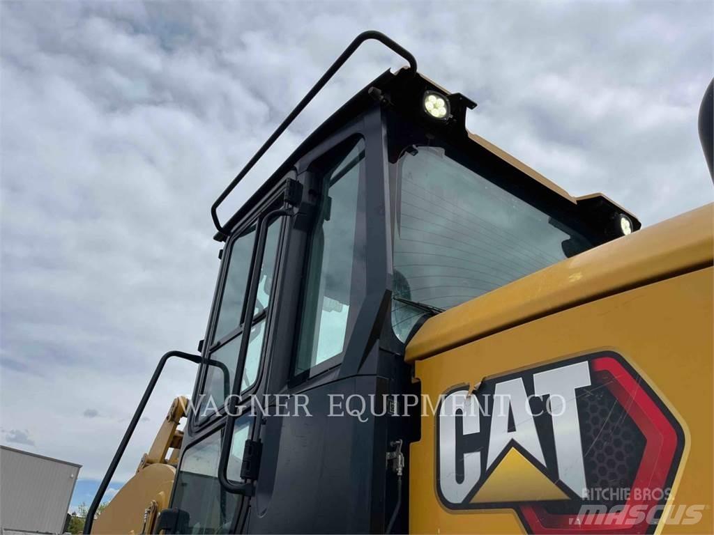 CAT 938M HL Naudoti ratiniai krautuvai