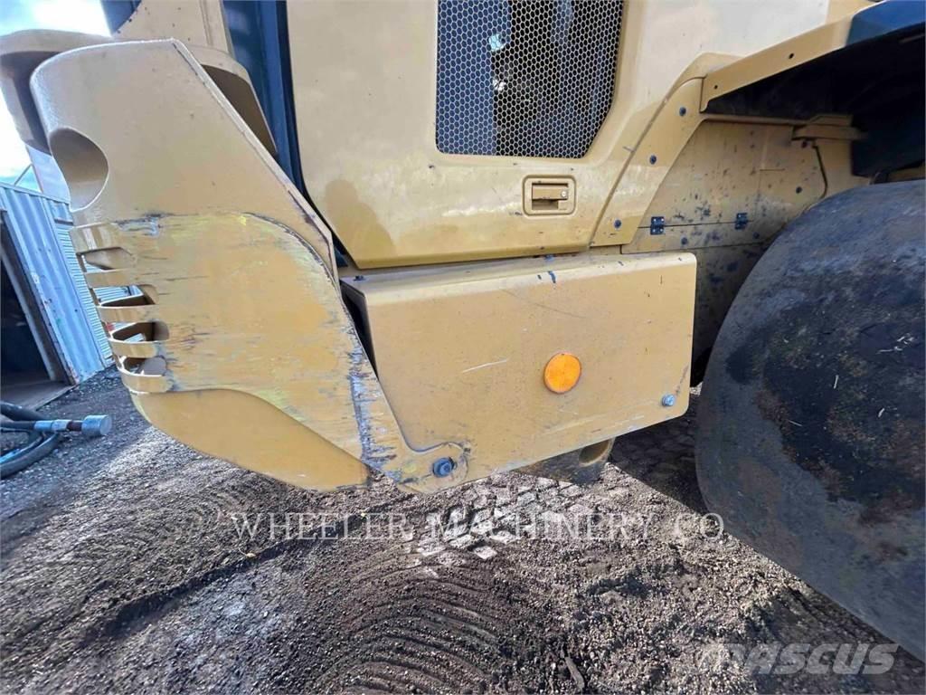 CAT 938M HL WS Naudoti ratiniai krautuvai