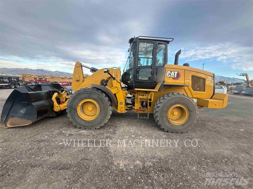 CAT 938M QC Naudoti ratiniai krautuvai